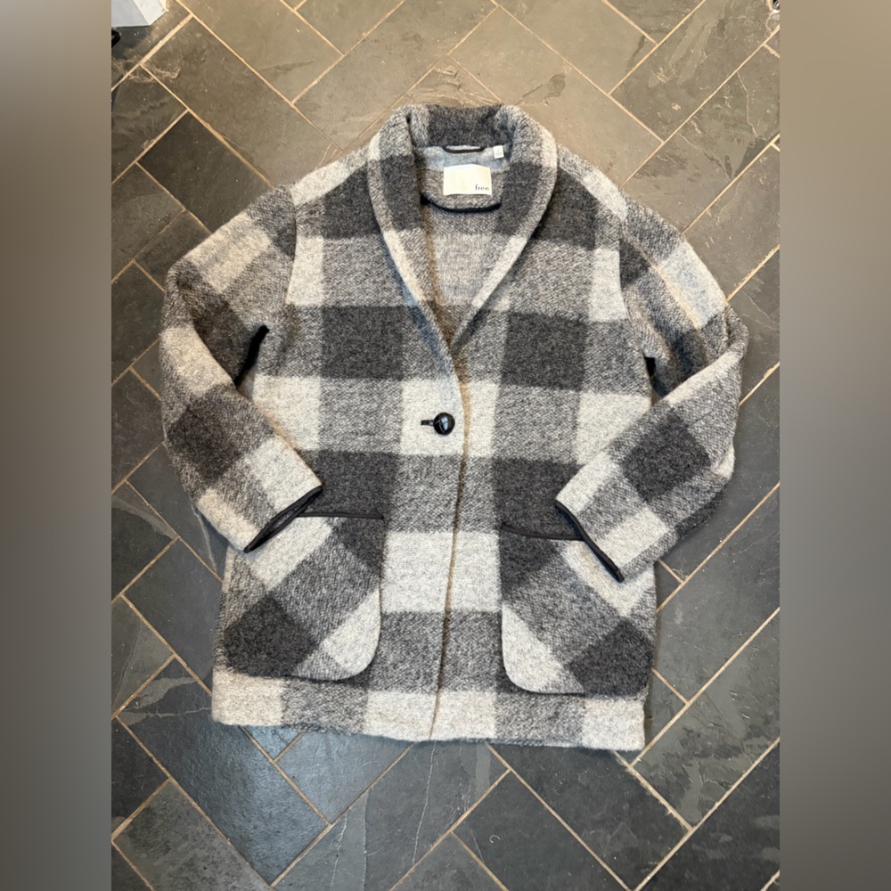 Aritzia Wilfred Free Off Duty Wool Jacket Gray Plaid flannel - Picture 6 of 9